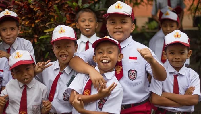 Children wearing uniform in Lembeh